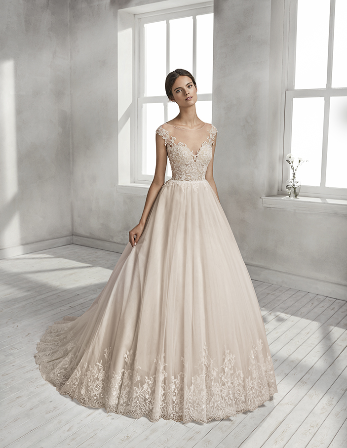 design raffinato scarpe da corsa negozio online Abito da sposa romantico con gonna in mikado - Il Giardino della Sposa design raffinato scarpe da corsa negozio online Abito da sposa romantico con gonna in mikado - Il Giardino della Sposa