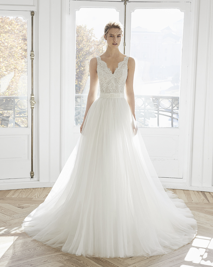 Abito da sposa 2 in 1: abito a sirena e con gonna ampia ... Abito da sposa 2 in 1: abito a sirena e con gonna ampia ...