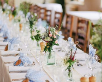 Tavola matrimonio con fiori