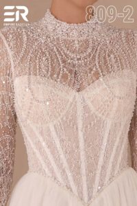 Dettaglio di bustino di abito da sposa